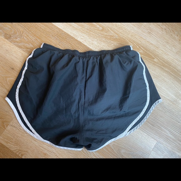 Nike dri-fit shorts - Picture 2 of 4